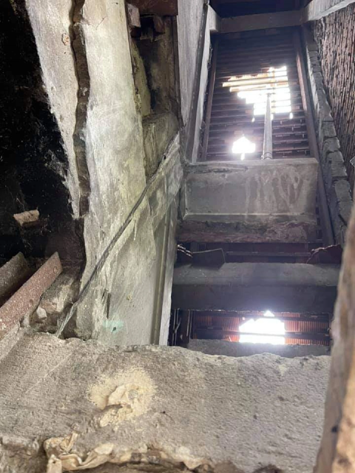 พังอีกวัด พิษ"โควิด-19 " เตาเผาศพ"วัดบางน้ำชน พังใส่ประชาชน บาดเจ็บ วัดประกาศงดรับเผาศพชั่วคราว