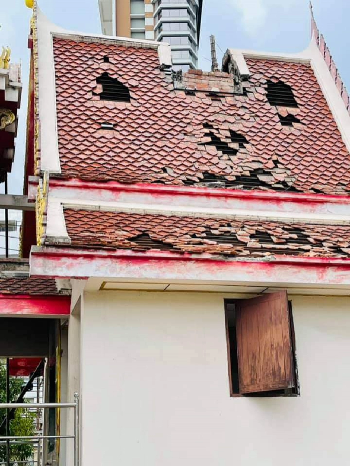 พังอีกวัด พิษ"โควิด-19 " เตาเผาศพ"วัดบางน้ำชน พังใส่ประชาชน บาดเจ็บ วัดประกาศงดรับเผาศพชั่วคราว