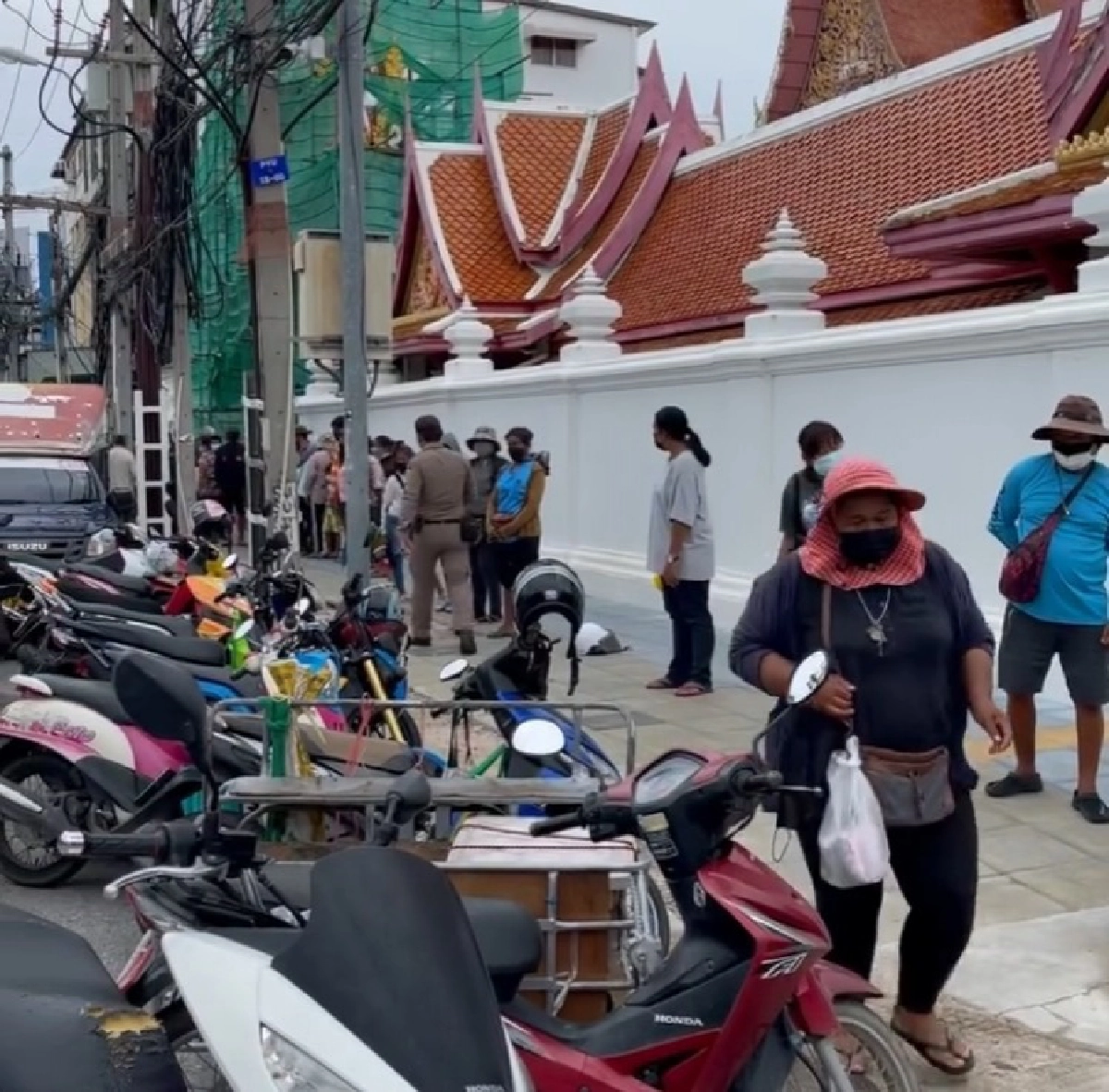 "อั๋น ภูวนาท" ตั้งคำถาม โพสต์ร่ายยาว ทำไมสิทธิขั้นพื้นฐานของเรา ถึงได้ยากเย็น
