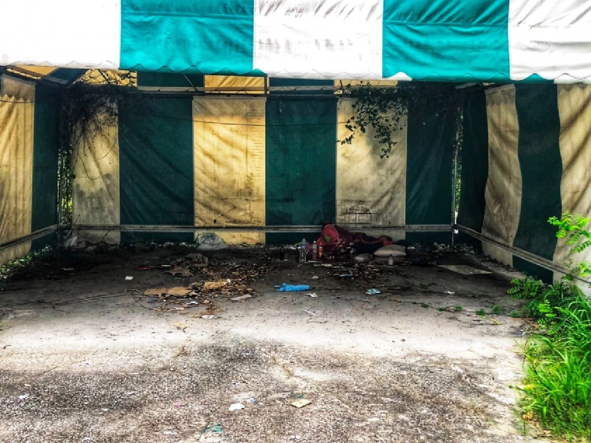 สุดหดหู่ ลุงวัย 54 ติด"โควิด-19" เจ้าของห้องเช่าไล่ออก-บัตร ปชช.หาย ไร้เตียงรักษา