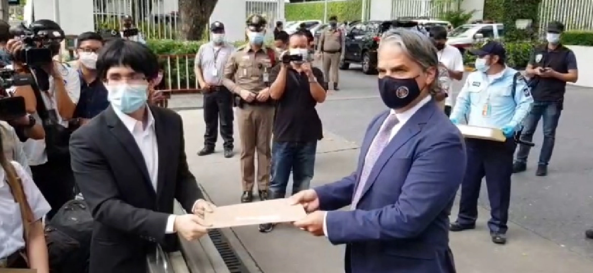 "หมอไม่ทน" ร้อง สถานทูตอเมริกา จัดสรรการกระจาย"ไฟเซอร์" หวั่นรัฐ ฉีดให้ VIP 