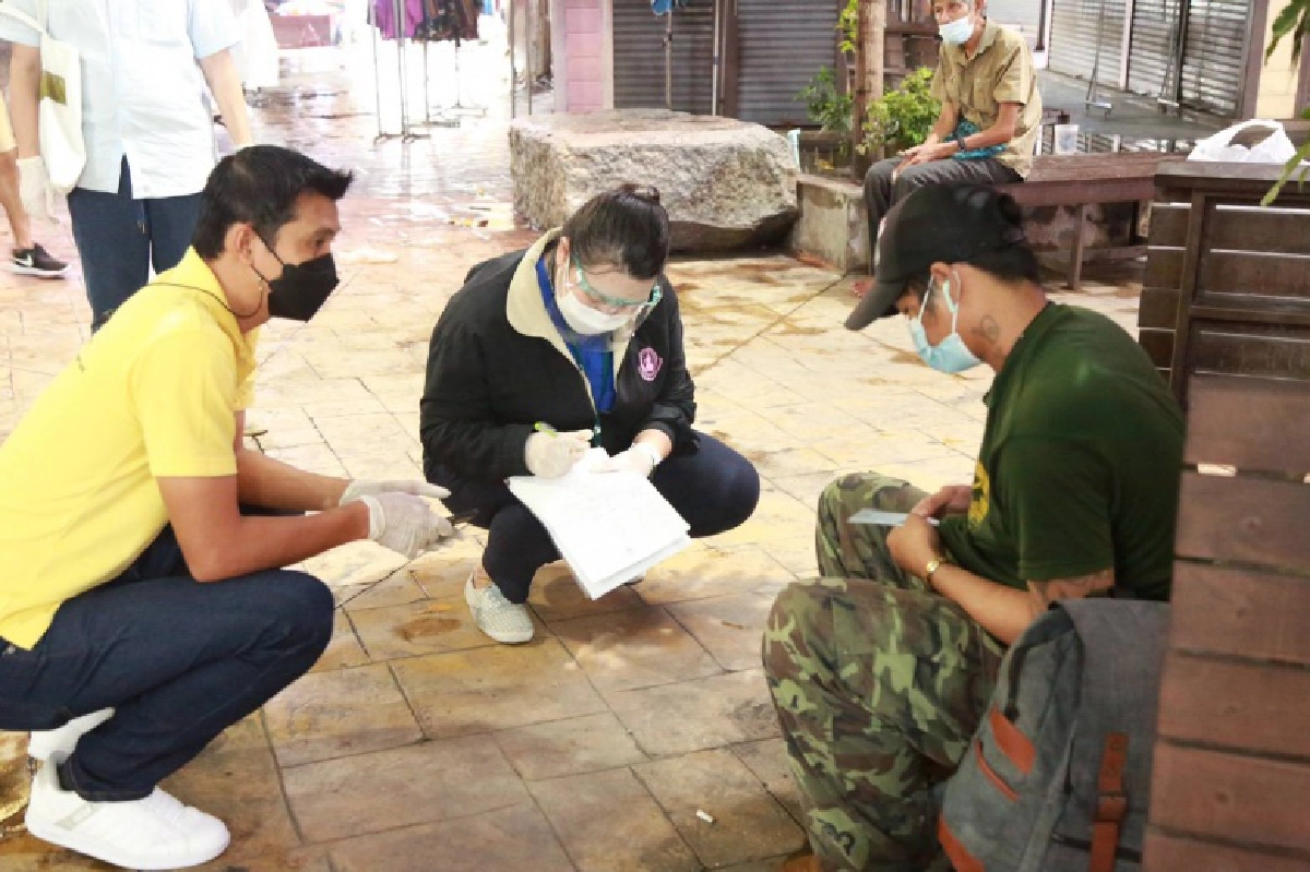 พม.สำรวจ"คนไร้บ้าน" เตรียมเพิ่มโควตาฉีดวัคซีน"โควิด-19" กลุ่มเปราะบางความเสี่ยงสูง หากต้องการกลับบ้านพร้อมรับ-ส่งฟรี