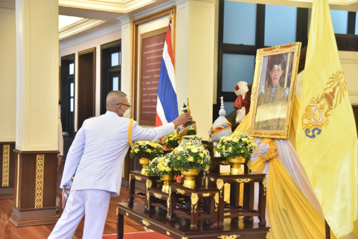 "บิ๊กปั๊ด" ผบ.ตร. นำคณะทำพิธีถวายพระพร "วันเฉลิมพระชนมพรรษาพระบาทสมเด็จพระเจ้าอยู่หัว"