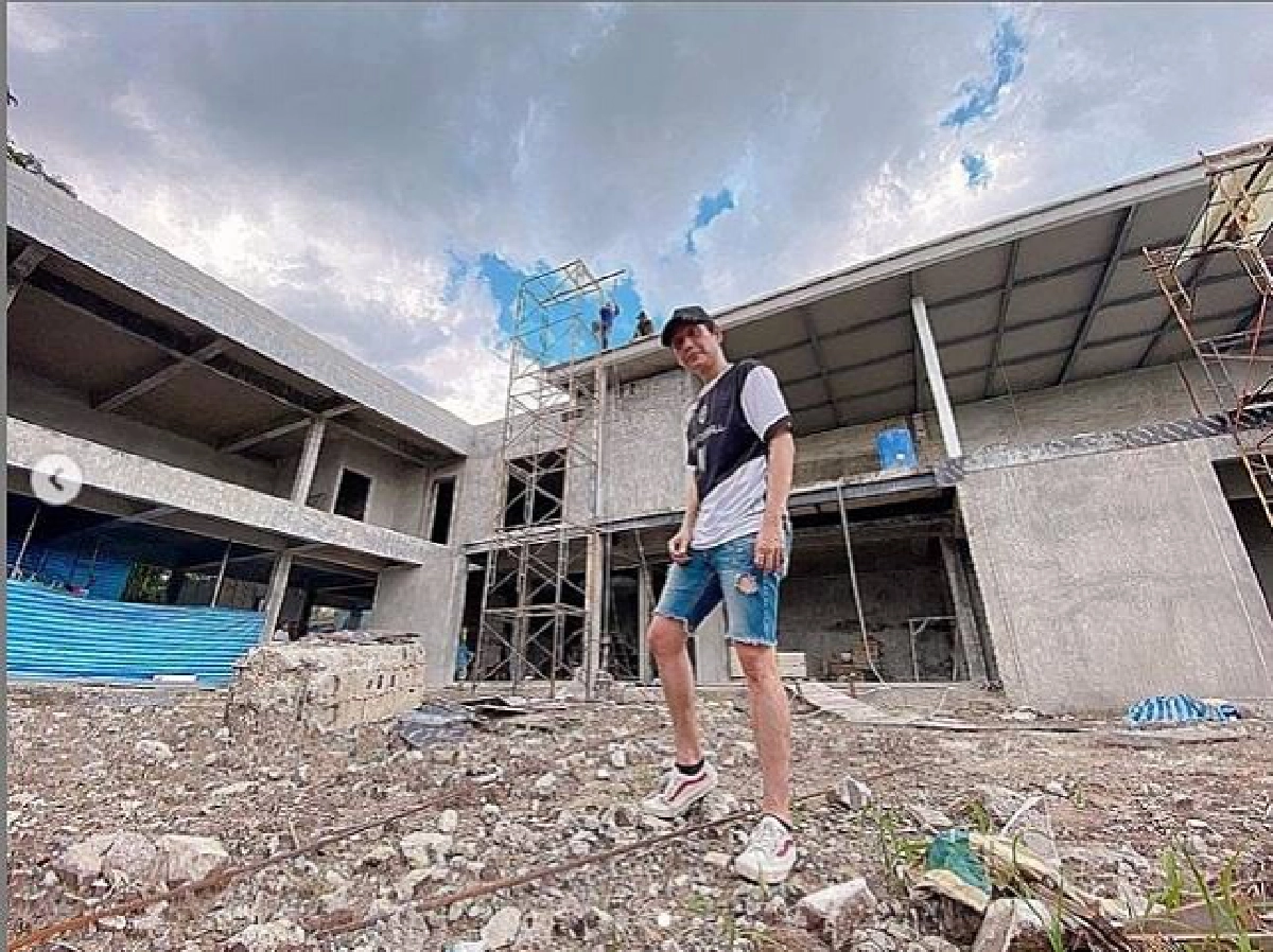 "บอย พีซ" ได้ของขวัญขึ้นบ้านใหม่ จากไอดอลเกาหลี "พัค ยูชอน"
