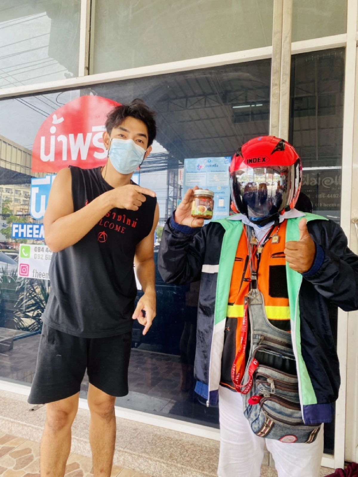 "อาร์ต พศุตม์" ใส่ชุดดำ ไว้ทุกข์ให้ผู้จากไปเพราะ "โควิด"