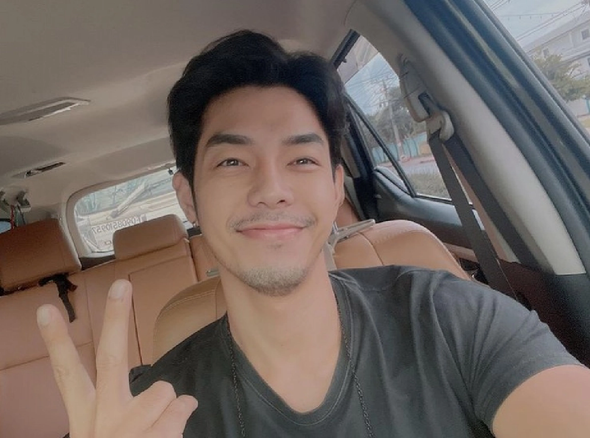 "อาร์ต พศุตม์" ใส่ชุดดำ ไว้ทุกข์ให้ผู้จากไปเพราะ "โควิด"