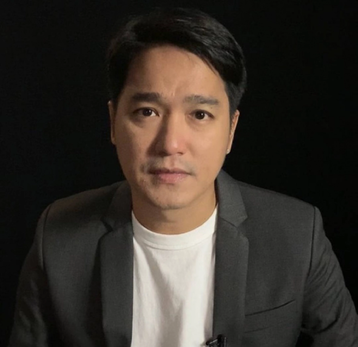 "เอ๊ะ จิรากร" กับ "ภรรยา"  ติดเชื้อโควิด  พร้อมแจ้งไทม์ไลน์ย้อนหลัง 