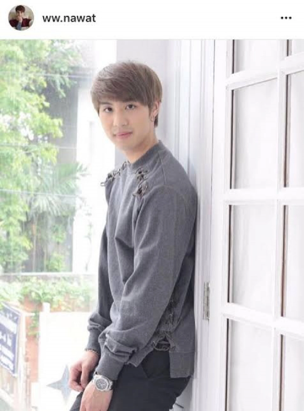 ช็อก "ไวท์ ณวัชร์" พ่อโดนต่อยหน้า แม่โดนตบหน้า โยนของทิ้ง ถอยรถชน