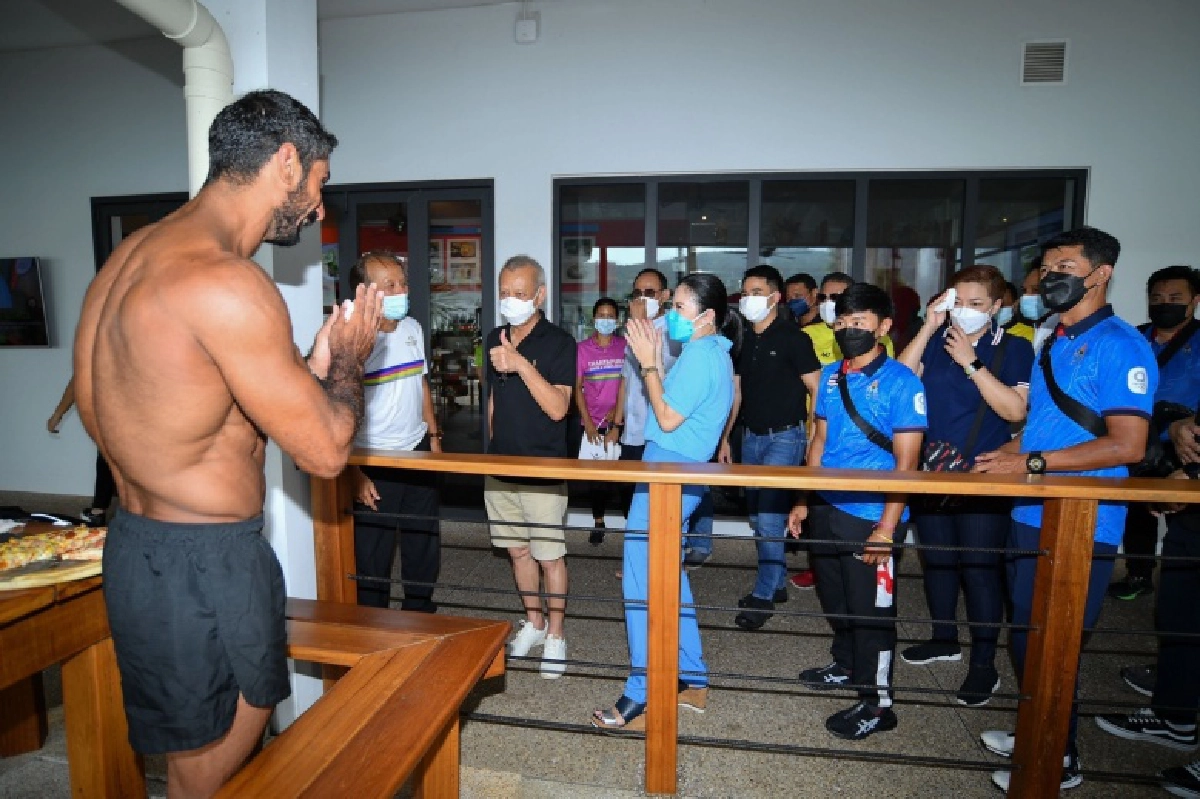 รมว.ท่องเที่ยวนำนักกีฬาทีมชาติทัวร์ภูเก็ตแซนด์บ็อกซ์สร้างเชื่อมั่น 