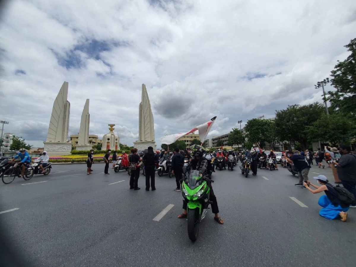 ป้องกันเต็มที่ "คาร์ม็อบ"เคลื่อนขบวนหลายจุด ขับไล่รัฐบาล 