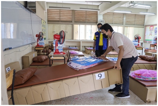 "ปริญญ์"แท็คทีมปชป.เปิดศูนย์พักคอย เร่งแยกผู้ติดเชื้อ ออกจากชุมชนแออัด