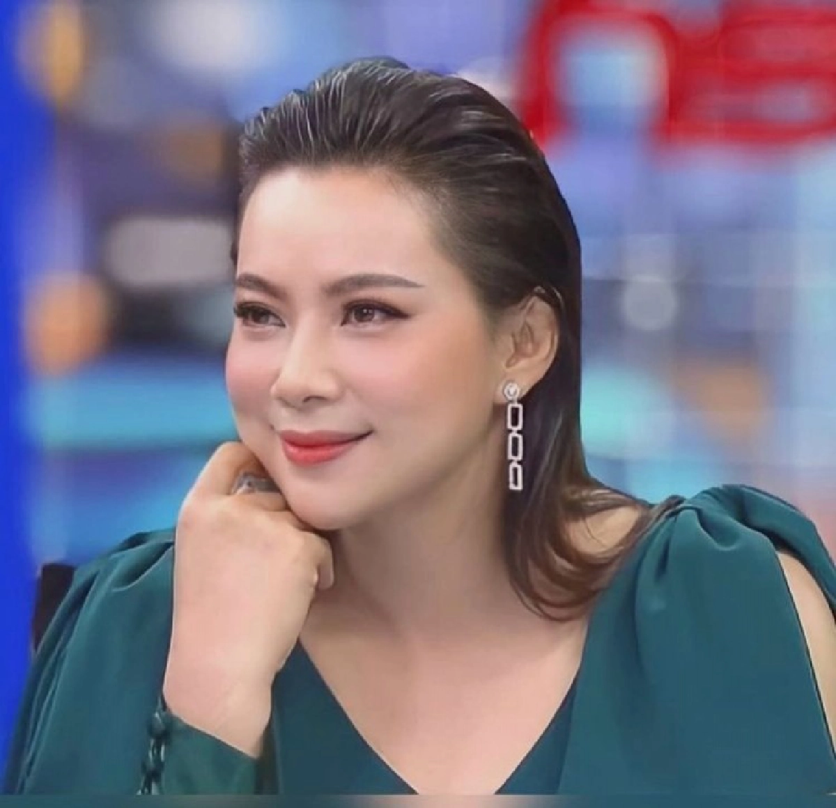 "บุ๋ม ปนัดดา" แจ้งข่าวเศร้า รถพยาบาล รับ-ส่ง ผู้ป่วยโควิด-19 พลิกคว่ำ จนมีผู้เสียชีวิต