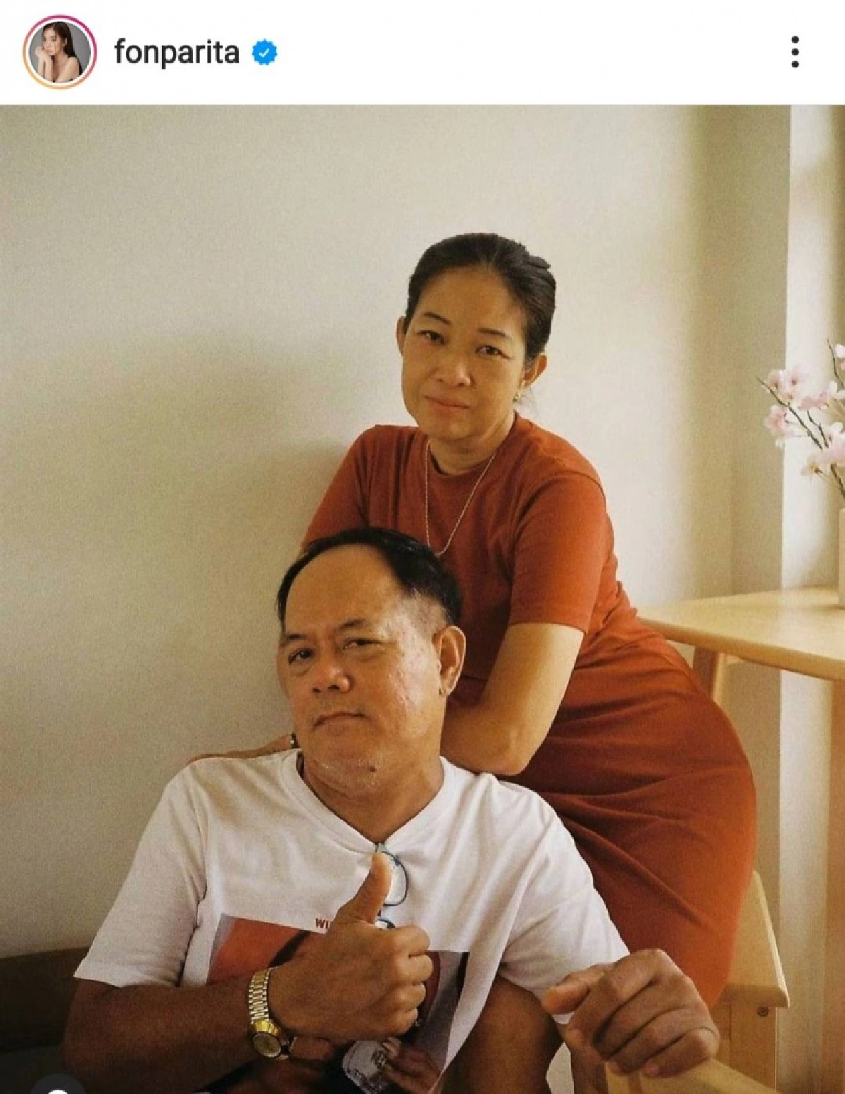 ด่วน \"น้ำฝน ปริตา\" แจ้งข่าว \"พ่อ-แม่\" ติดโควิด-19 ล่าสุด เชื้อลงปอดพ่อแล้ว