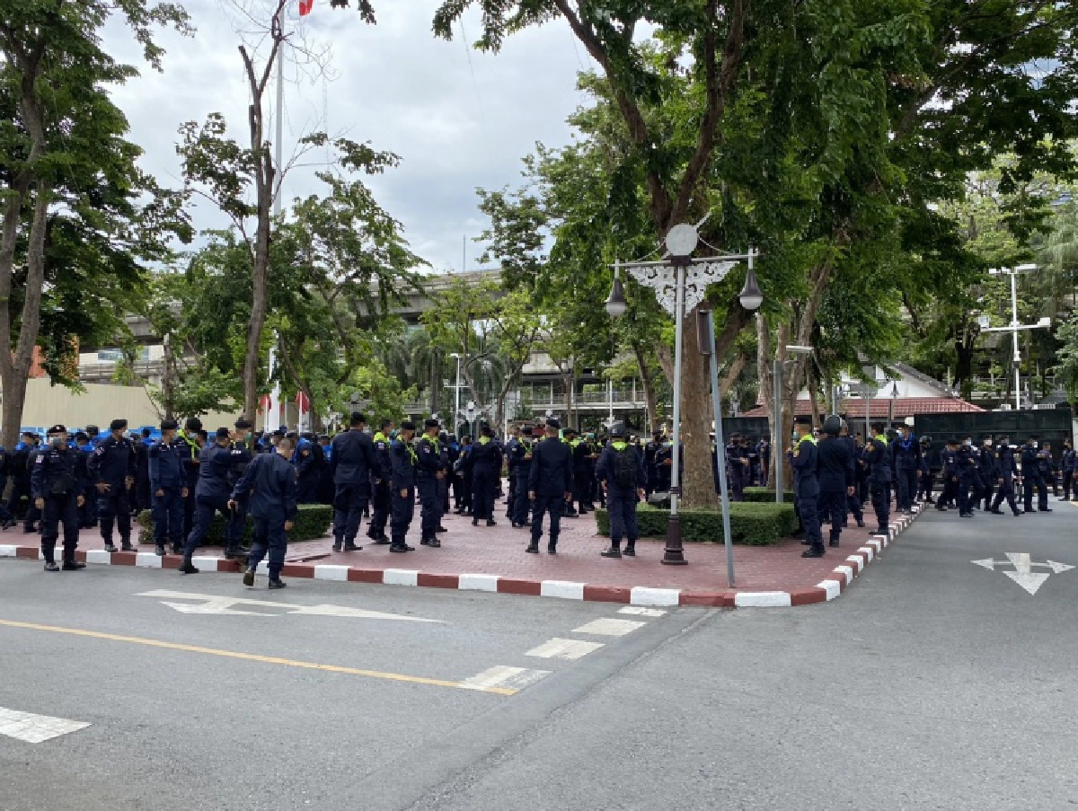 "ม็อบ 3 สิงหา" ตร.จัด "จีโน่" รถน้ำแรงดันสูง ตร. 3 กองร้อย เตรียมรับมือแยกปทุมวัน 