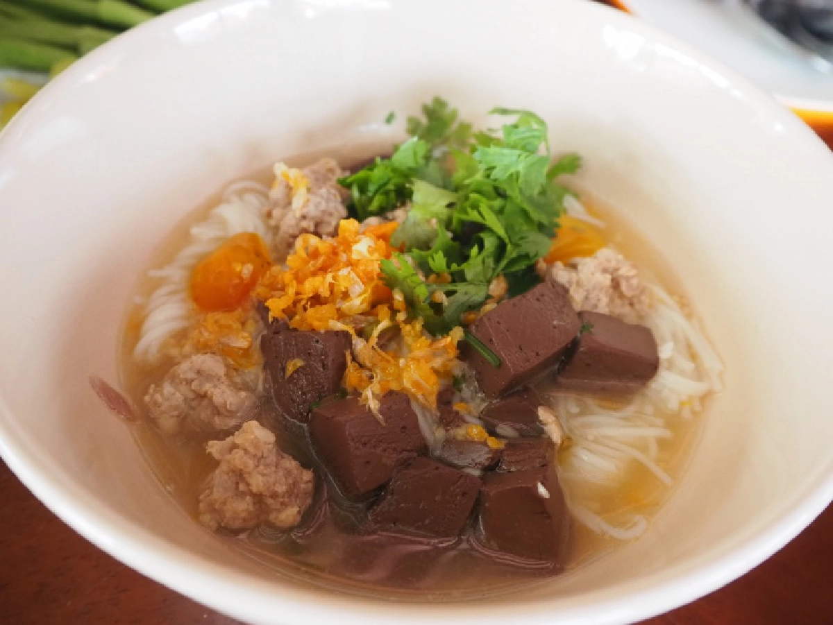 "ชุบชีวิต"  ไกด์นำเที่ยว เปิดพื้นที่ขาย "เมนูเด็ด" ฝ่าวิกฤตโควิด-19  