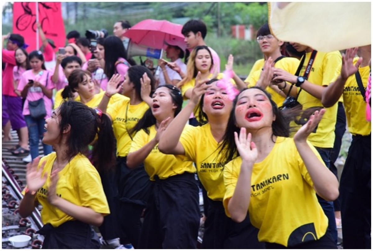 ไม่อยากให้น้องเครียด "พี่เอ้ สุชัชวีร์" กระชากลุคดิสรัปเตอร์เมืองไทย