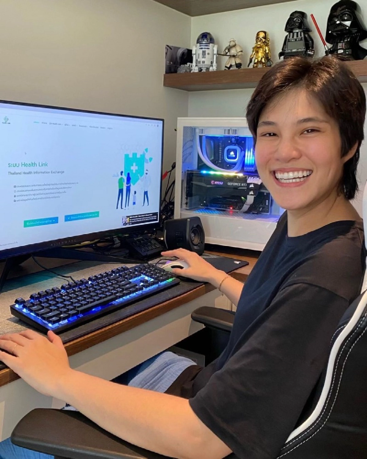 'หมอเจี๊ยบ' สละห้องเล่นเกมสุดโปรด เป็นห้องตรวจคนไข้ทางไกล