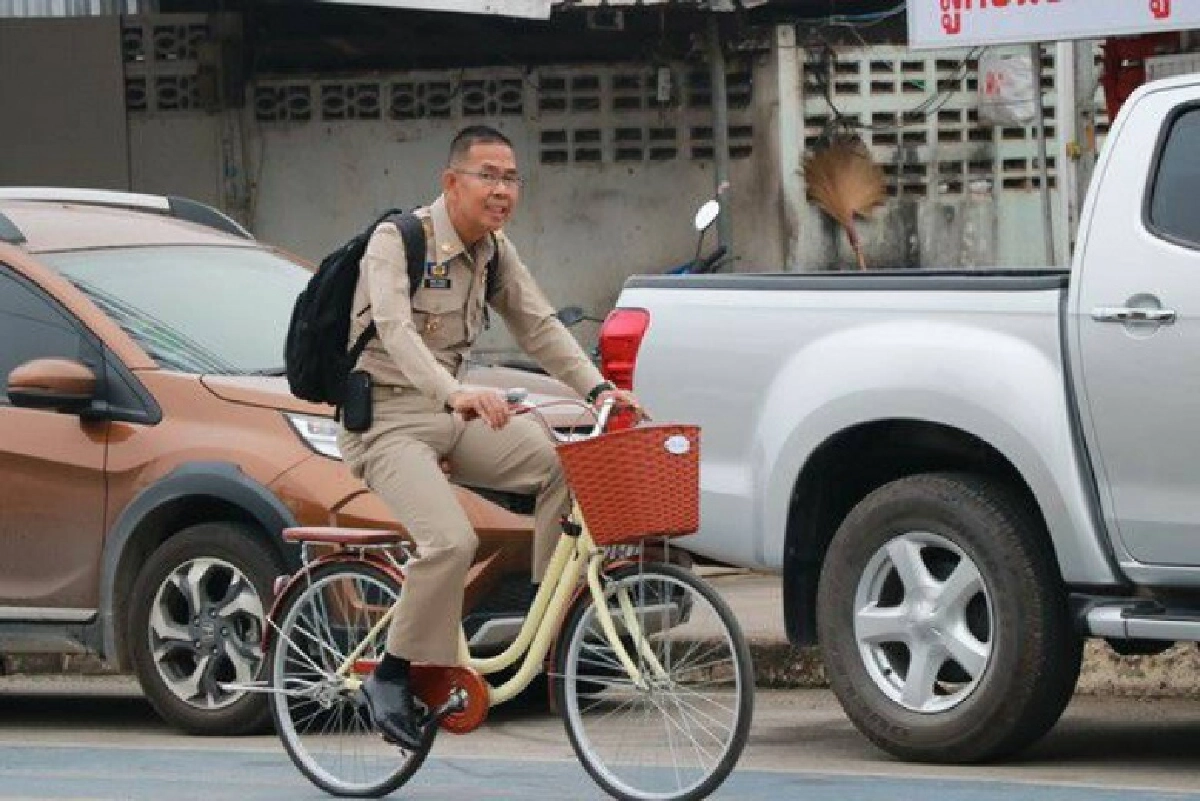 แชร์สนั่น "ผู้ว่าติ๊ก" ได้ใจประชาชนอีกครั้ง ควักเงินซื้อผ้าอนามัยแจกโรงพยาบาลสนาม 