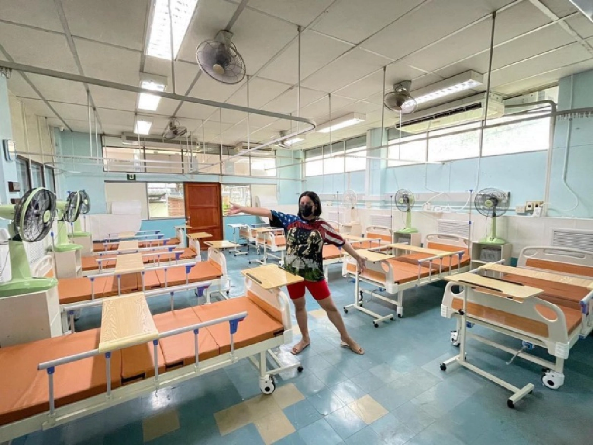  "นารา เครปกะเทย" สร้างโรงพยาบาลสนาม แต่โดนปาดเครดิต "เอาหน้ากันให้พอนะเดี๋ยวตายไปก็เอาไปไม่ได้"