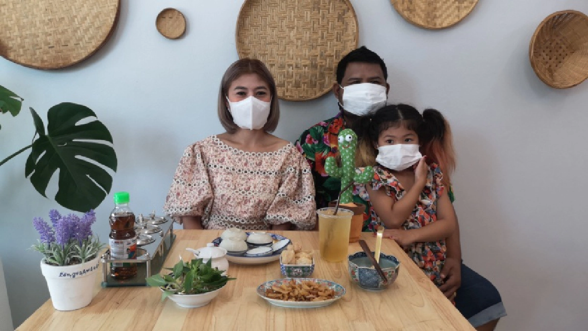 "เตี๋ยวเรือเขาช่อง " รสเด็ด หมูสไลด์-เนื้อออสเตรเลีย หม้อไฟ แสนอร่อย   