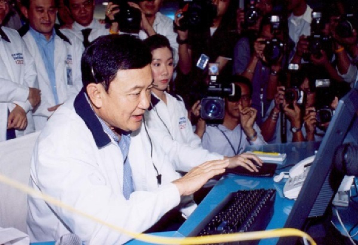 "โอ๊ค เอม อิ๊ง" ชวนพบ #THAKSINOFFICIAL ช่องทางใหม่คุยกับ"ทักษิณ"