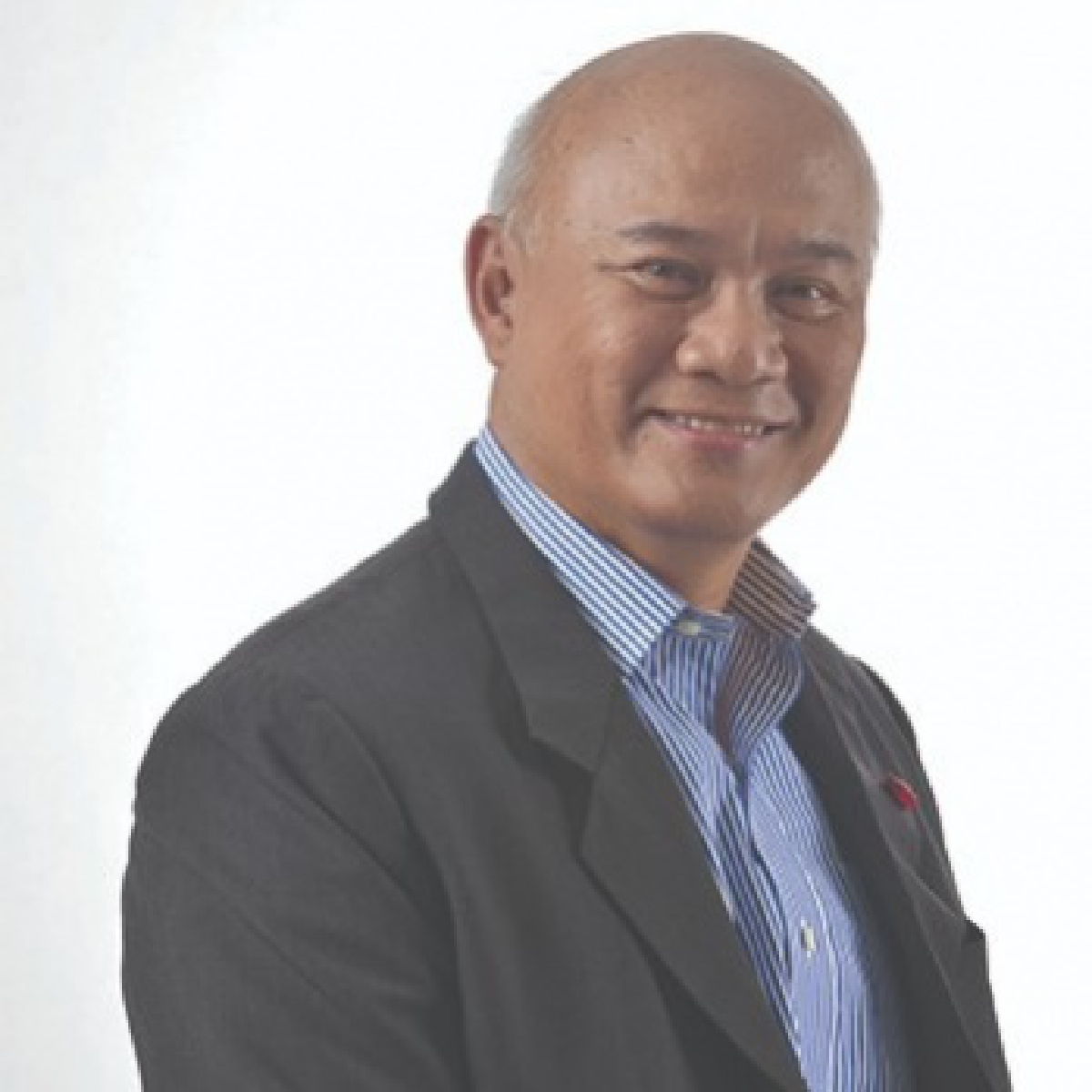 จ้องแต่เอาใจนาย จะพากันตายทั้งขบวน