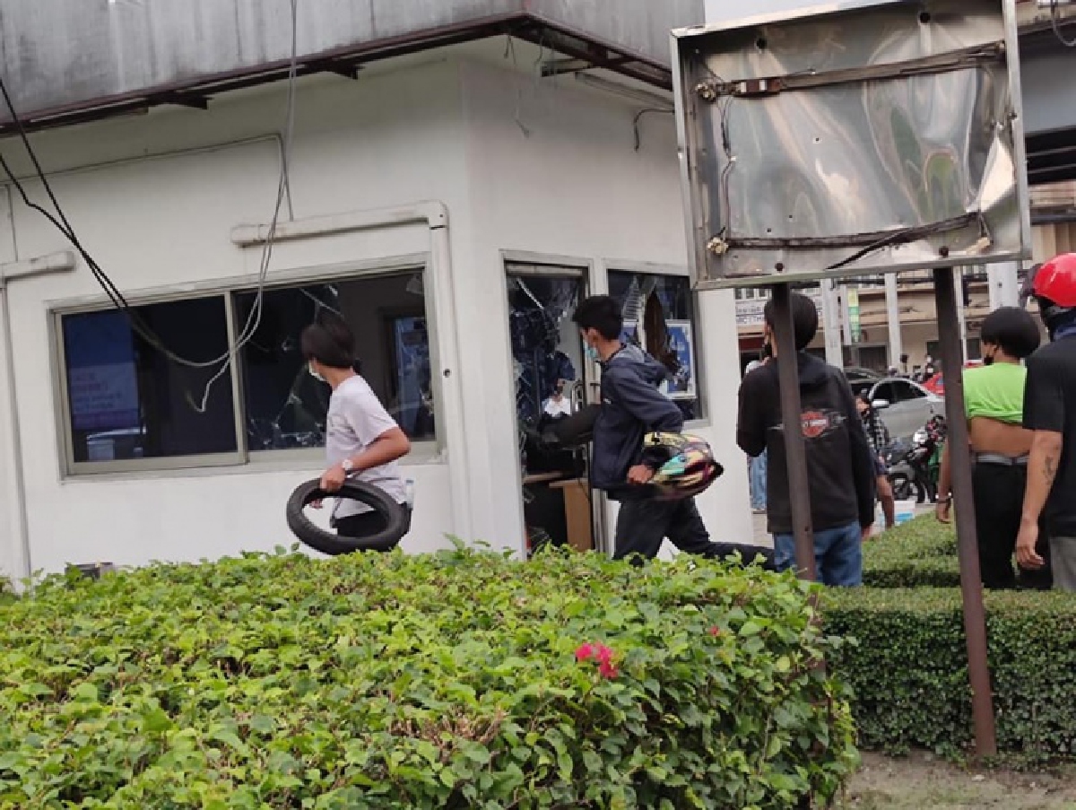 นาทีนี้ไม่ต้องถาม "ฝีมือใคร" ชมนาทีต่อนาที ส่อจลาจล