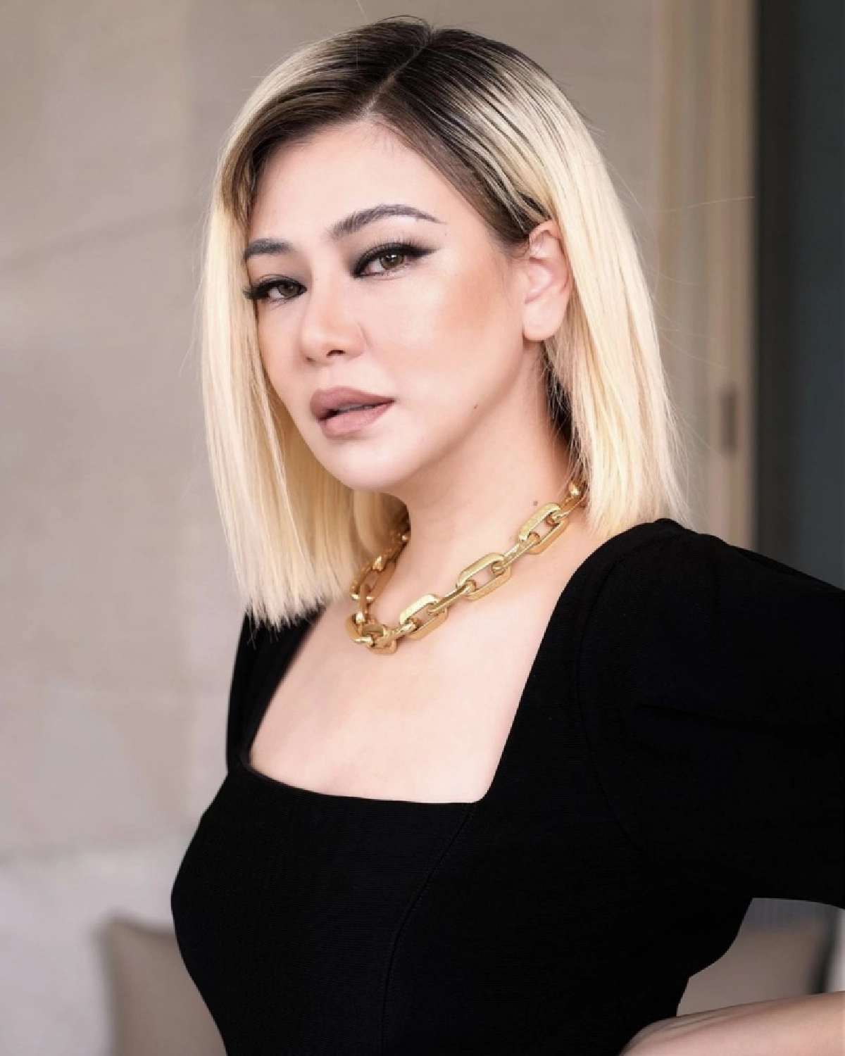 จำแทบไม่ได้ "โอ๋ ภัคจีรา" ลุคใหม่ สายฝอ ผมทองแซ่บระเบิด 