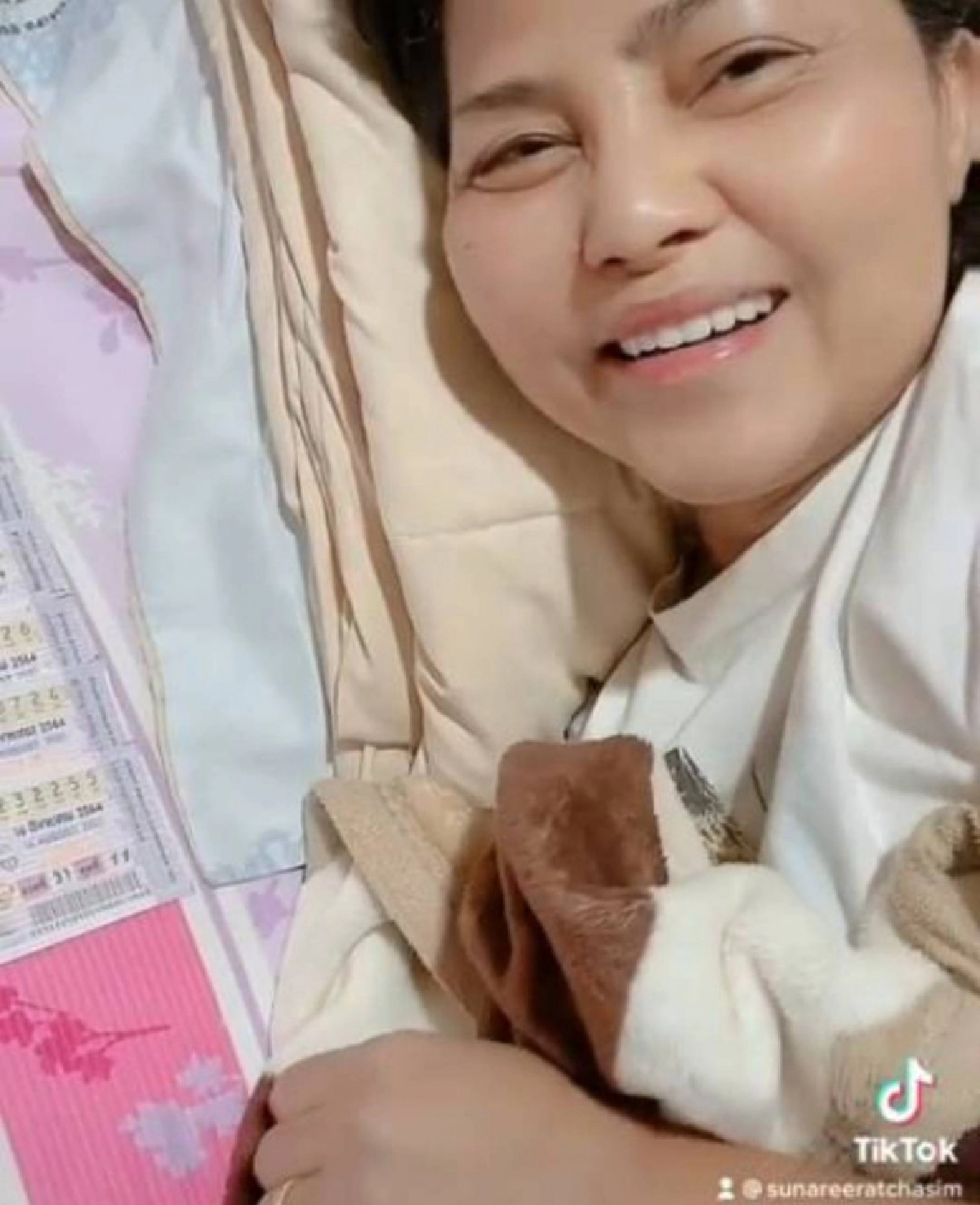 ส่องเลขเด็ด 16 สิงหาคม  "สุนารี"  จัดเต็มโชว์ลอตเตอรี่กว่า 80 ใบ 