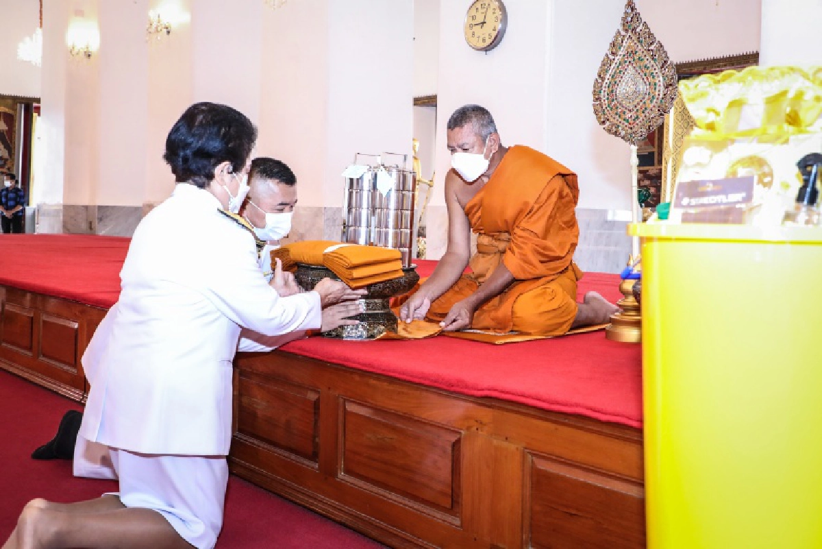 ในหลวง ทรงโปรดเกล้าฯ ให้ ผู้แทนพระองค์ บำเพ็ญพระราชกุศล เนื่องใน "วันแม่แห่งชาติ" 
