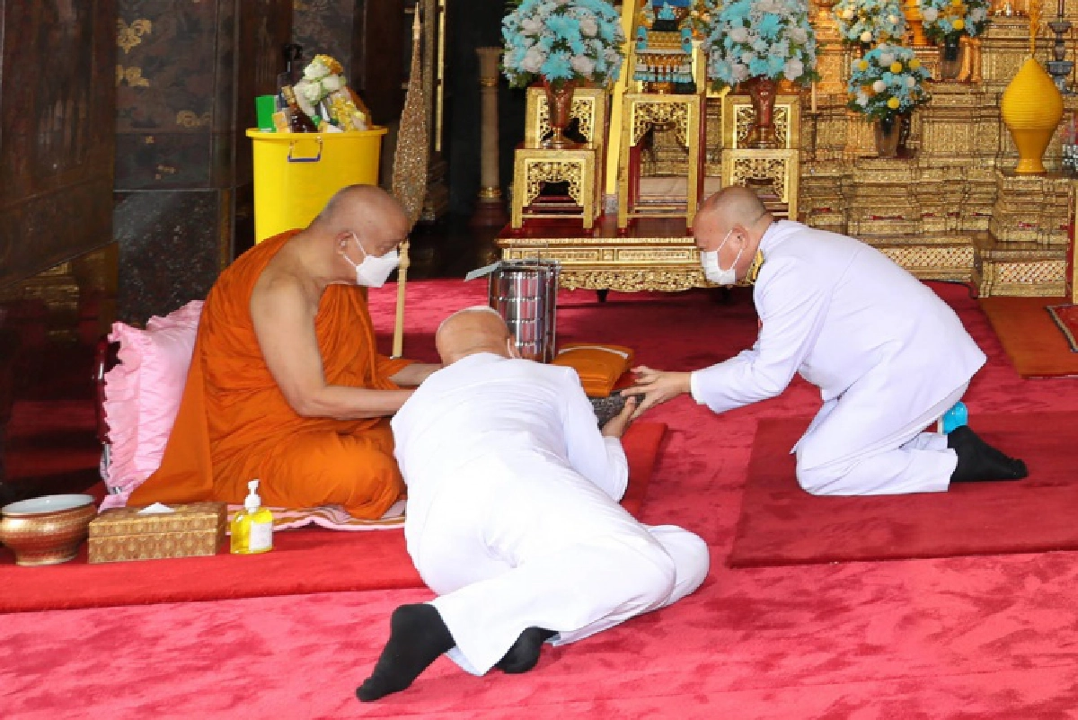 ในหลวง ทรงโปรดเกล้าฯ ให้ ผู้แทนพระองค์ บำเพ็ญพระราชกุศล เนื่องใน "วันแม่แห่งชาติ" 