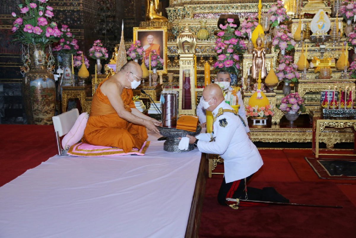 ในหลวง ทรงโปรดเกล้าฯ ให้ ผู้แทนพระองค์ บำเพ็ญพระราชกุศล เนื่องใน "วันแม่แห่งชาติ" 
