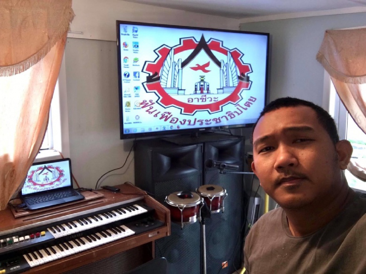 ศึกอาชีวะ "ม่อน อาชีวะ" วัดใจเด็ก"ตั้ง อาชีวะ" แยกค่ายไล่ประยุทธ์