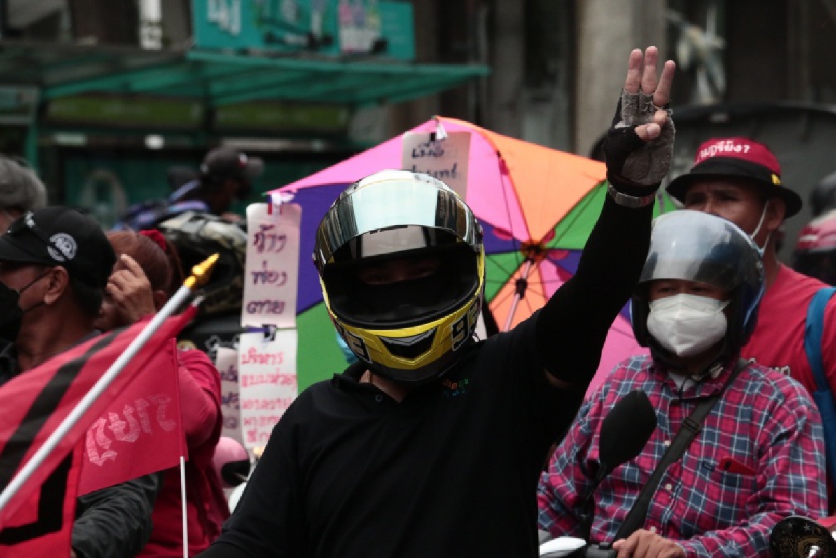 ตร.วางกำลังดูแลเส้นทาง ขบวน "Car Park" ป้องกันมือที่สาม