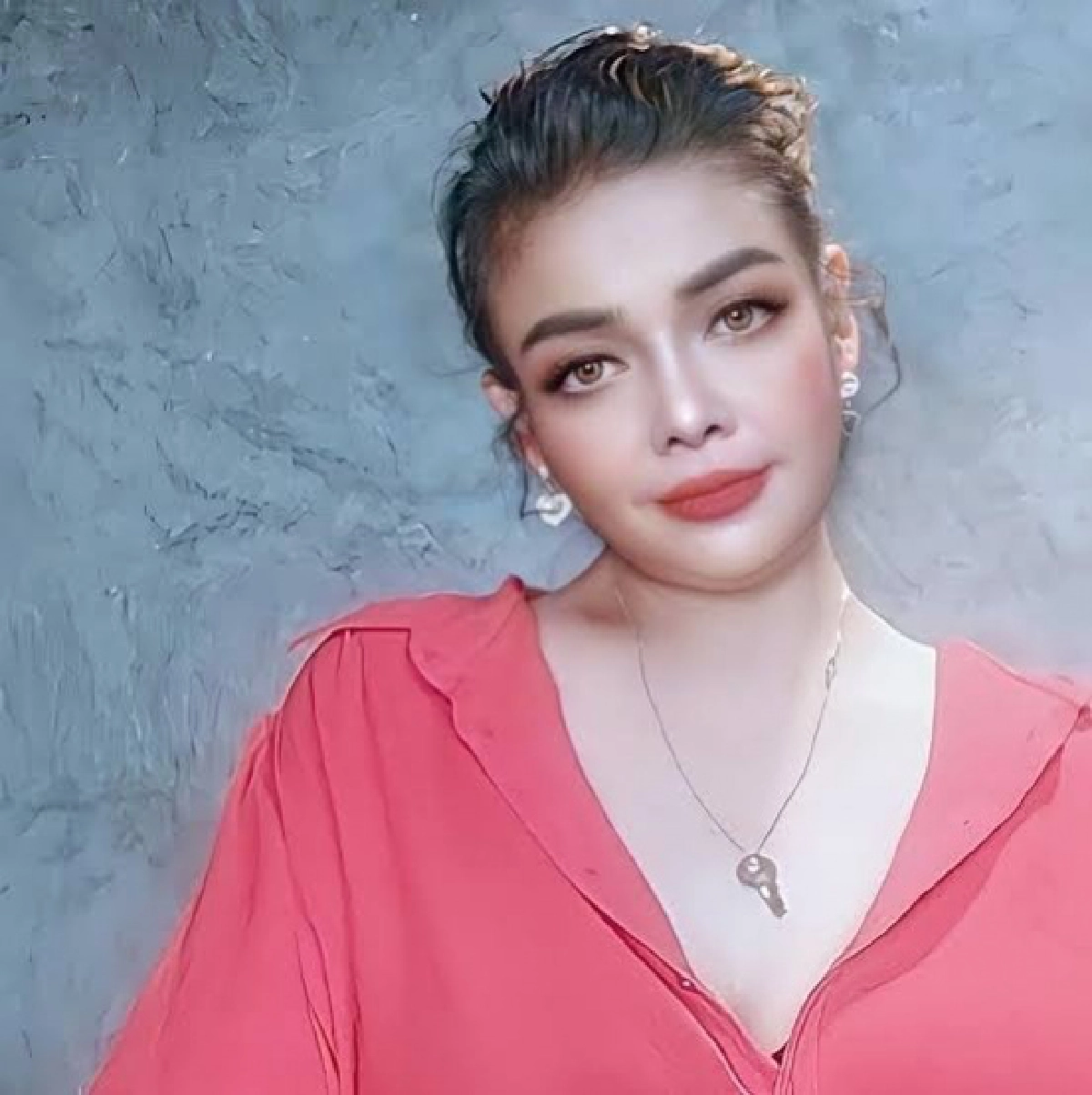 'ยุ้ย ญาติเยอะ' ฟาดกลับ "สลิ่มเก็บปากไว้แ-กของเน่านะ" 