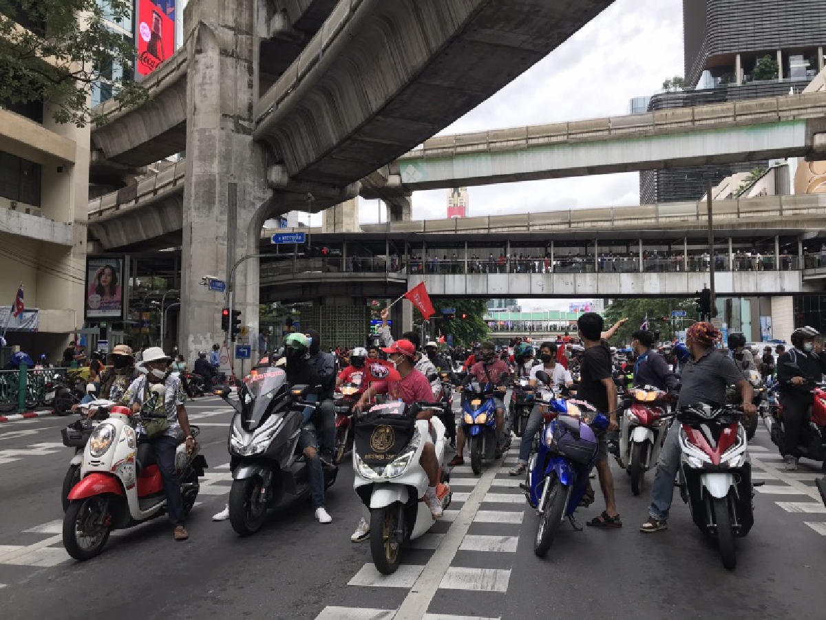 เคลื่อนแล้วขบวน "Car Park"  ณัฐวุฒิ นำขับไล่ พล.อ.ประยุทธ์