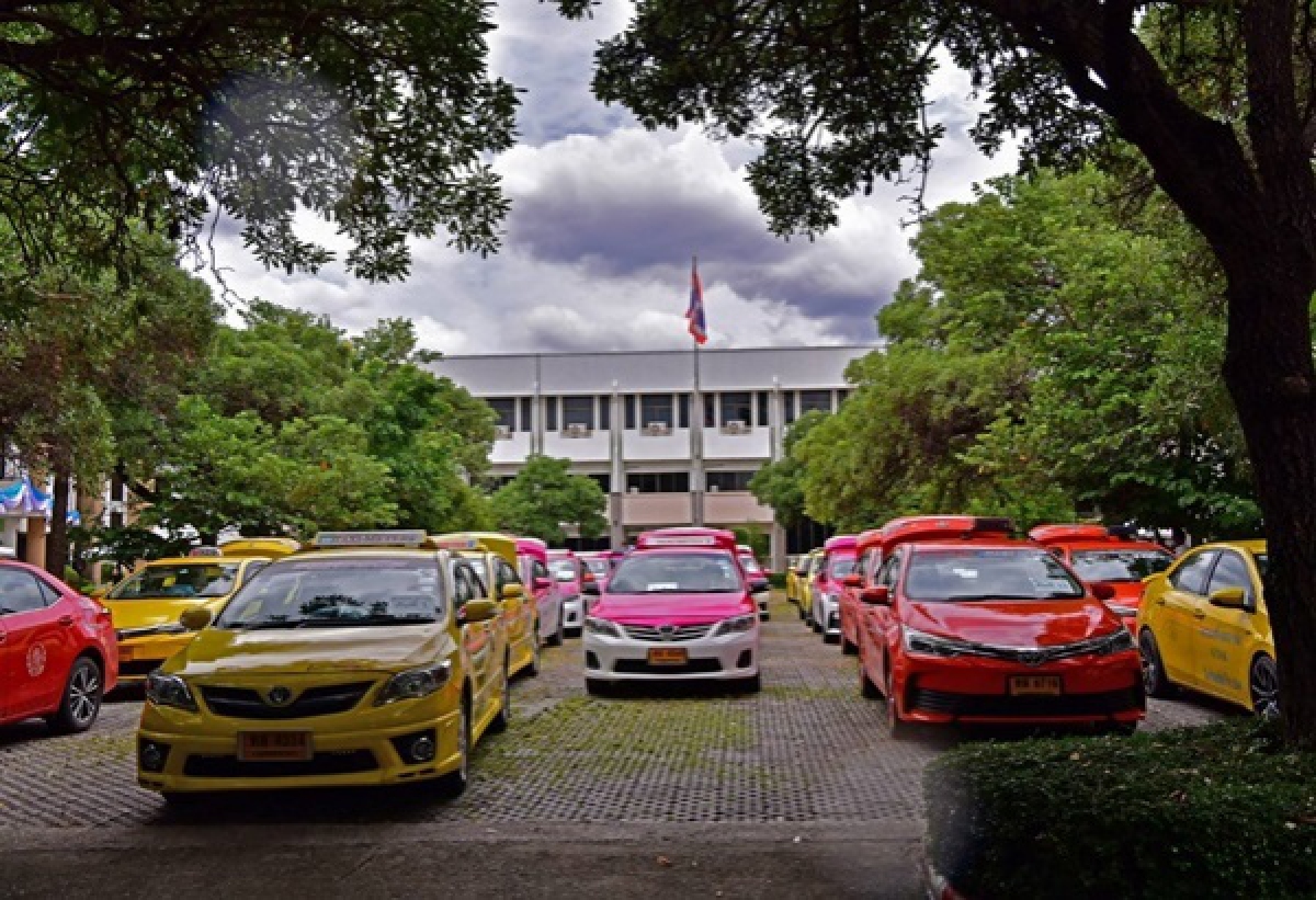 "รมช.มนัญญา"เปิดโครงการสหกรณ์ร่วมใจช่วย"แท็กซี่ไทย"สู้ภัย"โควิด 19" 