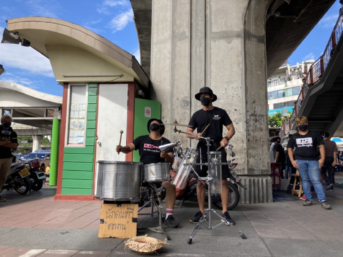 ด่วน ม็อบ "ทะลุฟ้า" เปลี่ยนเส้นทาง มุ่งหน้า "ทำเนียบรัฐบาล" แทน