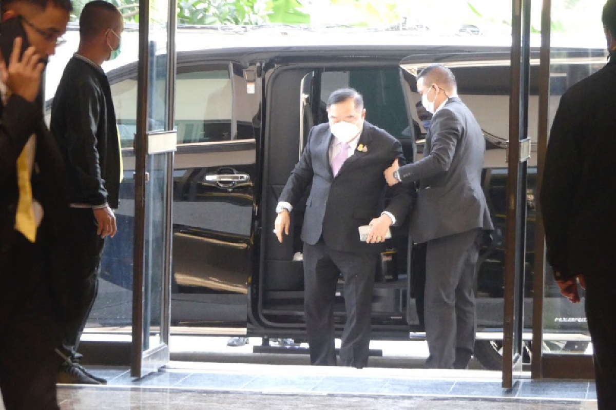 ซักฟอกรัฐบาล แต่"ฝ่ายค้าน"ร้าว 