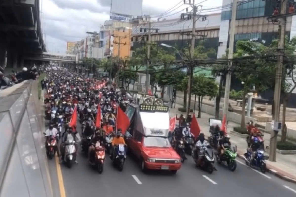 แผนทะลุฟ้า "ม็อบ 16 สิงหา" อำพราง "ไล่ประยุทธ์" หวังผลรื้อระบอบ