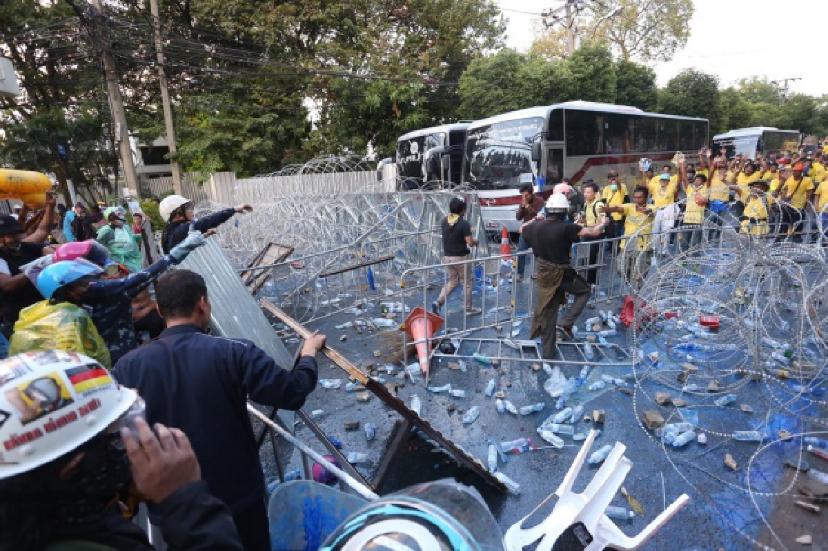 ส่องสัญญาณร้อน "ไล่ประยุทธ์" ก่อนสุกดิบ"ศึกซักฟอก"