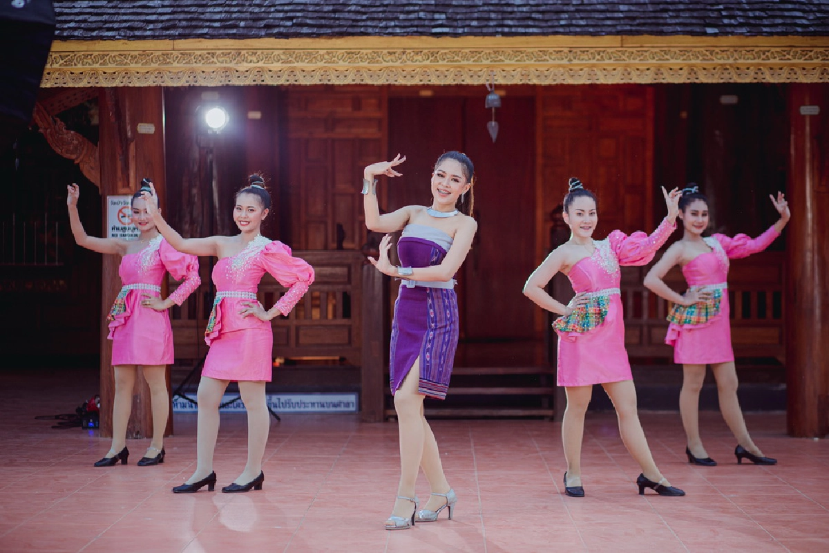 “ข้าวสารแลนด์” ส่งต้นฉบับ “หมิว-ปัทมา” ร่วมร้อง “อยากเอิ้นอ้ายว่าหลายใจ”