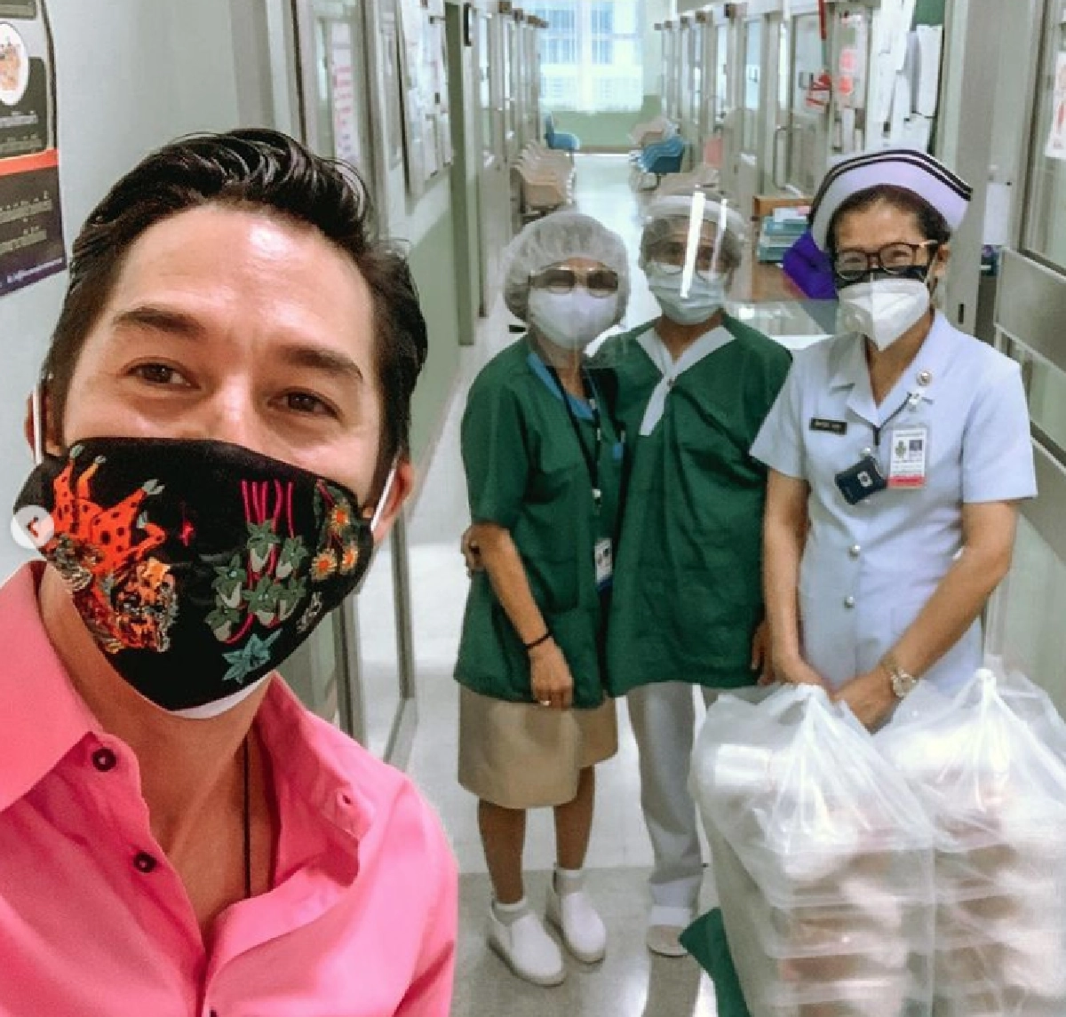"อั๊ต อัษฎา" ส่งข้าวกล่องให้คุณหมอ-พยาบาล บอกจะผ่านพ้นวิกฤตินี้ไปด้วยกัน