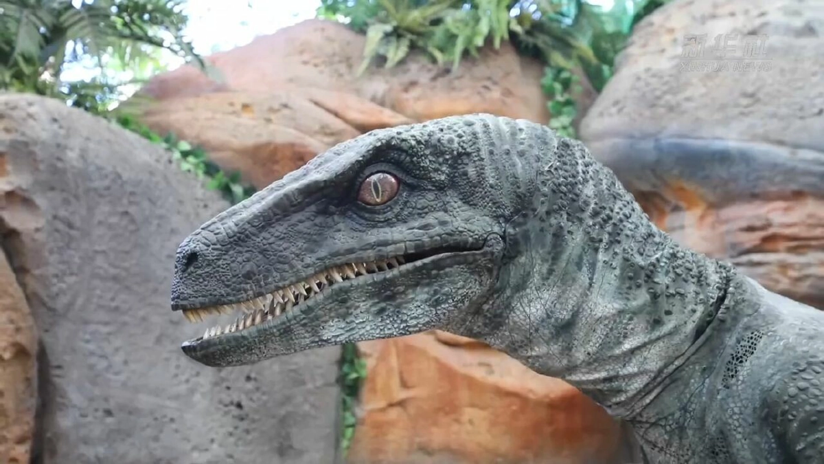 ยูนิเวอร์แซลปักกิ่ง, โควิด-19, ไดโนเสาร์, จูราสสิกเวิลด์