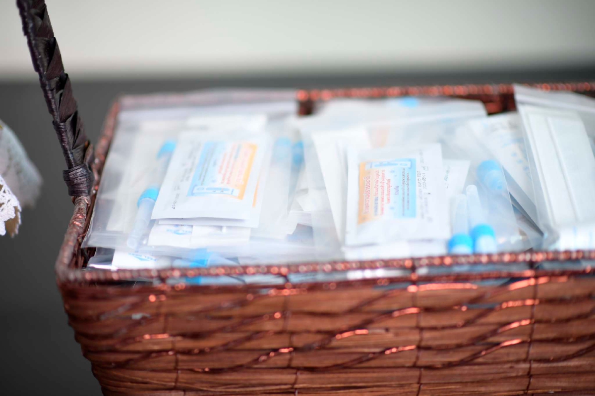 "สจล.” ลงพื้นที่แจกจ่าย "ATK" 2 หมื่นชุดให้ประชาชน