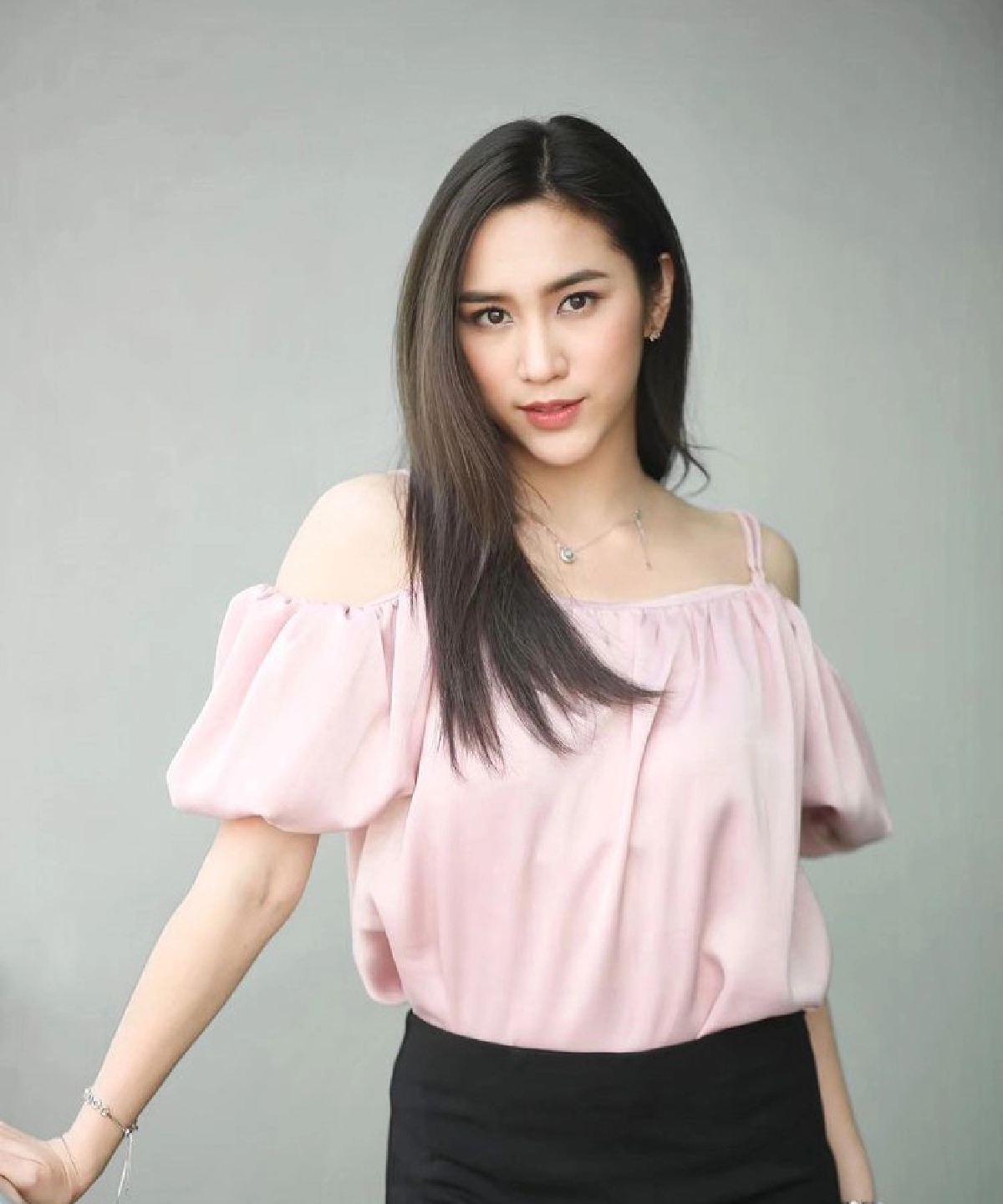 “พลอย รัญดภา” แจ้งข่าว พ่อติดเชื้อโควิด-19 รับห่วงพ่อมีโรคประจำตัว