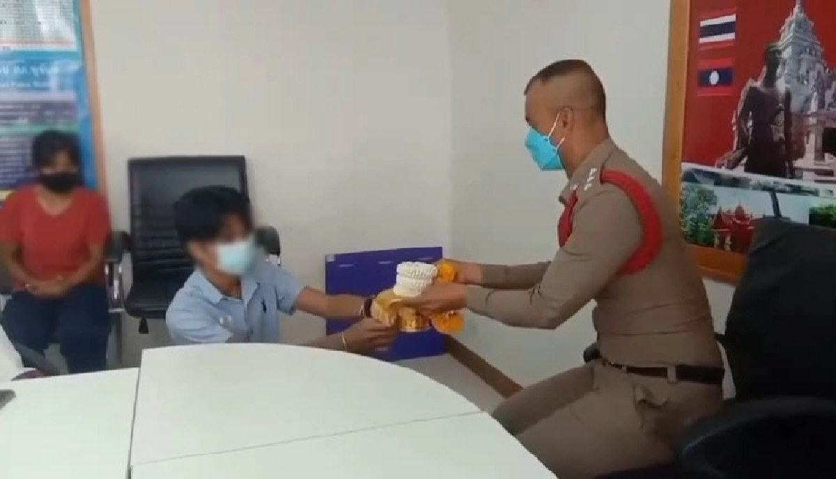 หนุ่มหัวร้อน ยกพานพวงมาลัยกราบขอโทษฉุนขาดด่าตร.ขุขันธุ์