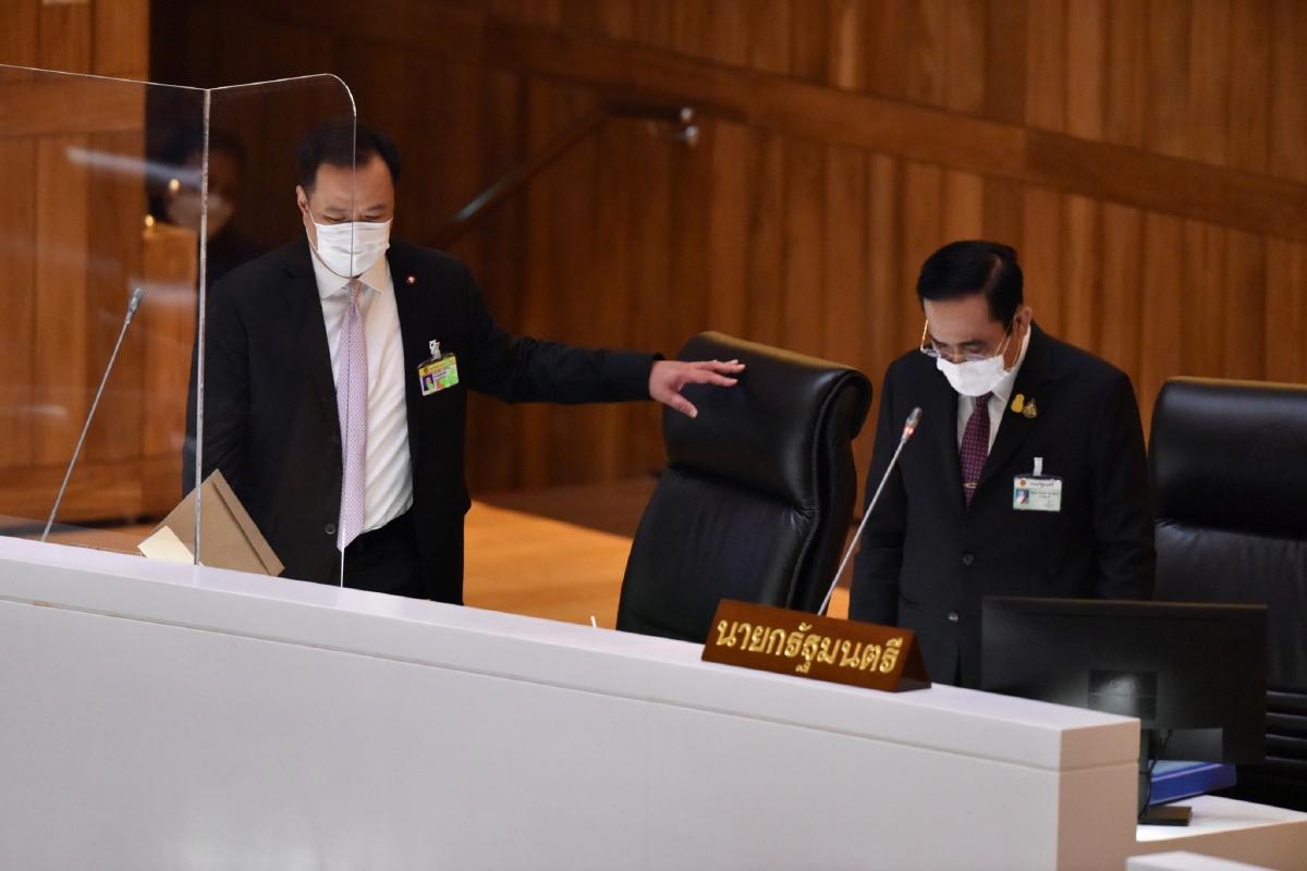 “นายกฯ” ไม่โกรธฝ่ายค้านใช้คำแรง  ทุกอย่างให้ประชาชนตัดสิน