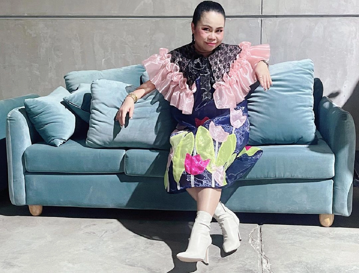 แซว "ตุ๊กกี้ สุดารัตน์" แฟนคลับสงสัย ดูมีน้ำมีนวลผิดปกติ