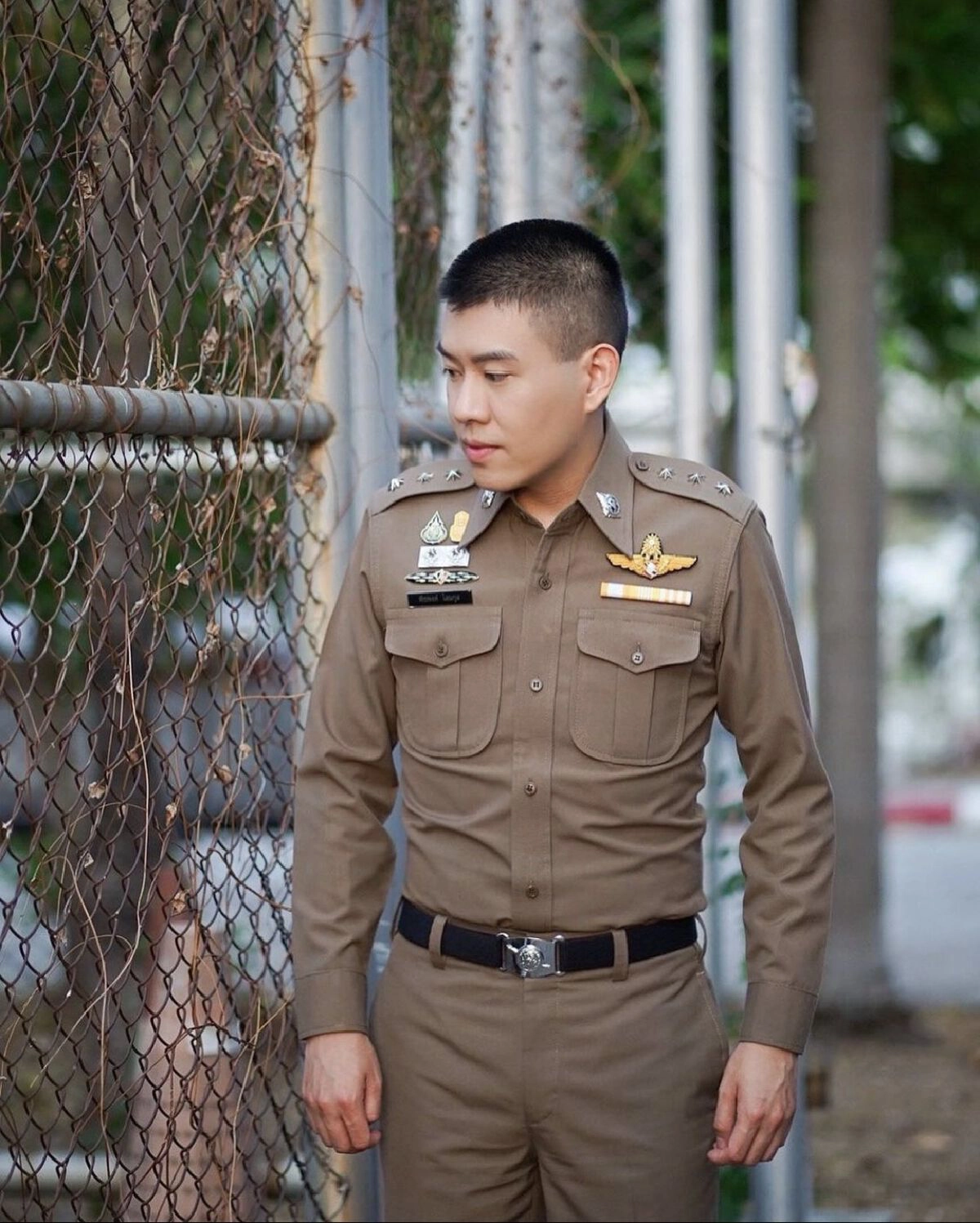 ขุด "ผู้กองไอซ์ พิชพงศ์" เจอลิสต์รายชื่อ คนดังเป็นเพื่อนสนิทเพียบ